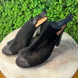 Tahari Margaret - Black Size 9